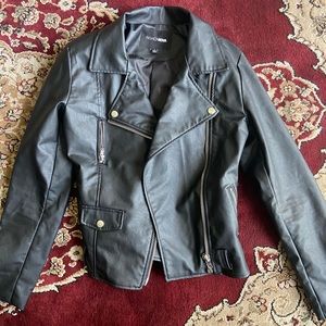 Cropped leather jacket